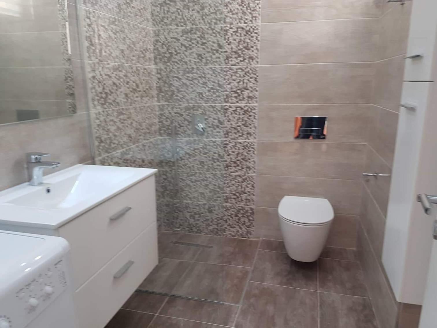 Spacious Apartment Near The Beach Sarande Exterior photo