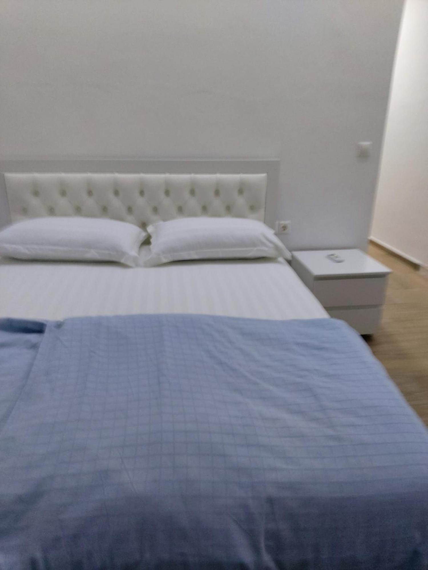 Spacious Apartment Near The Beach Sarande Exterior photo