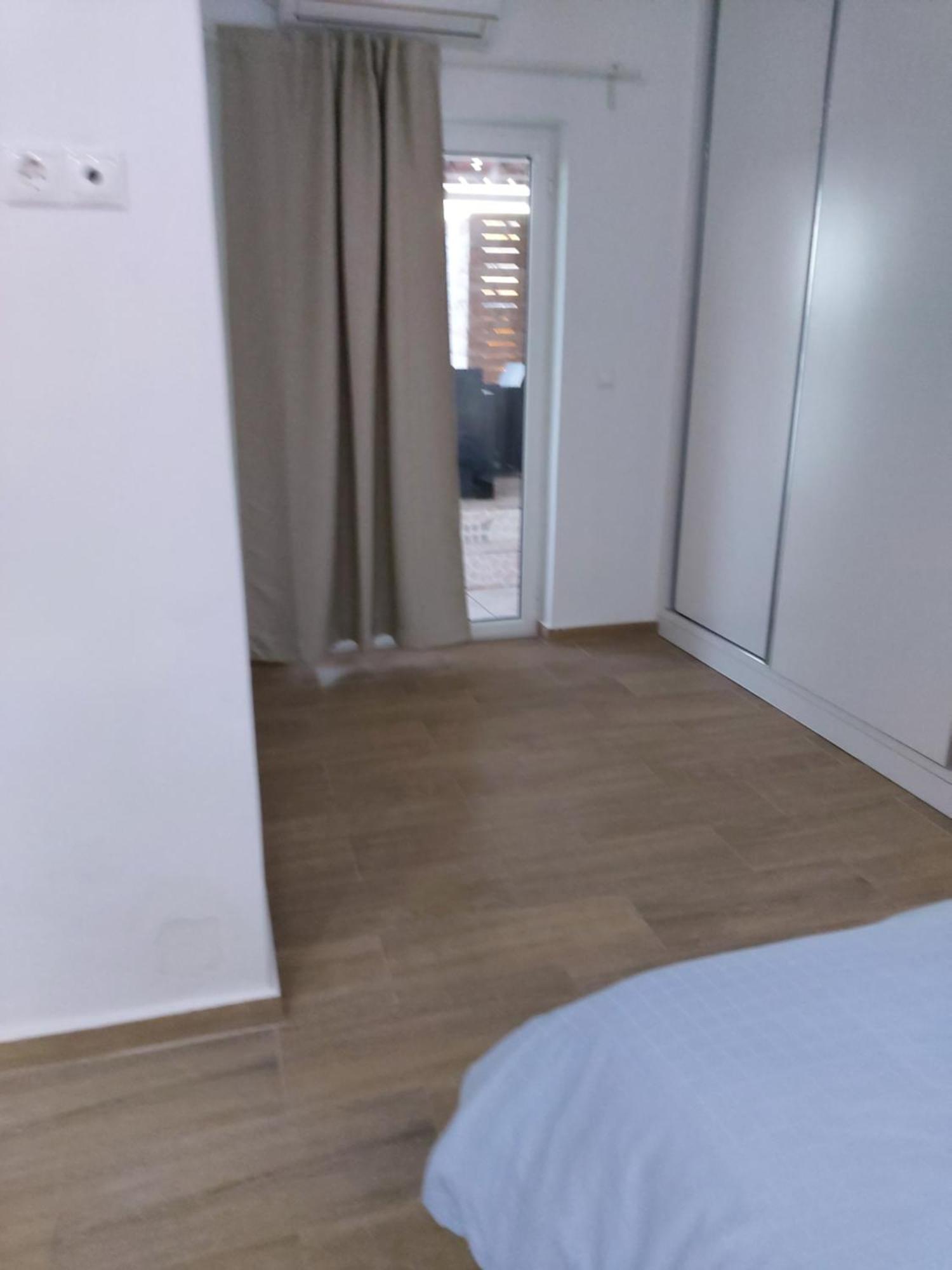 Spacious Apartment Near The Beach Sarande Exterior photo